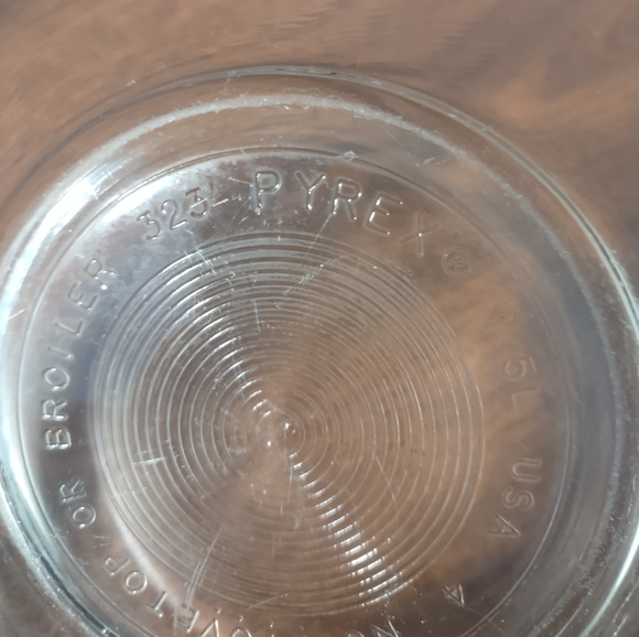 Vintage PYREX Clear Bowl With Flat Rim # 323 - Picture 4 of 4